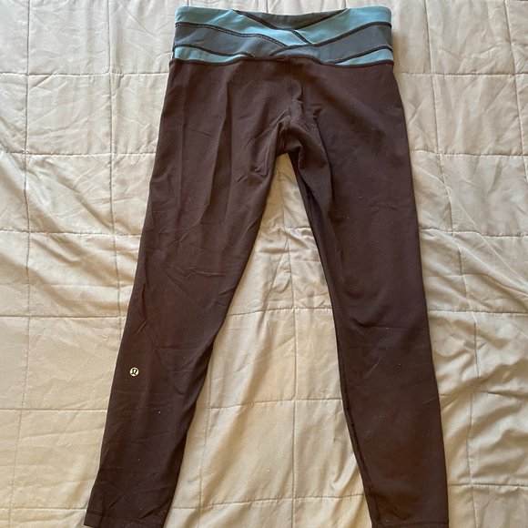 Lululemon yoga pants with blue waistband - Picture 2 of 2